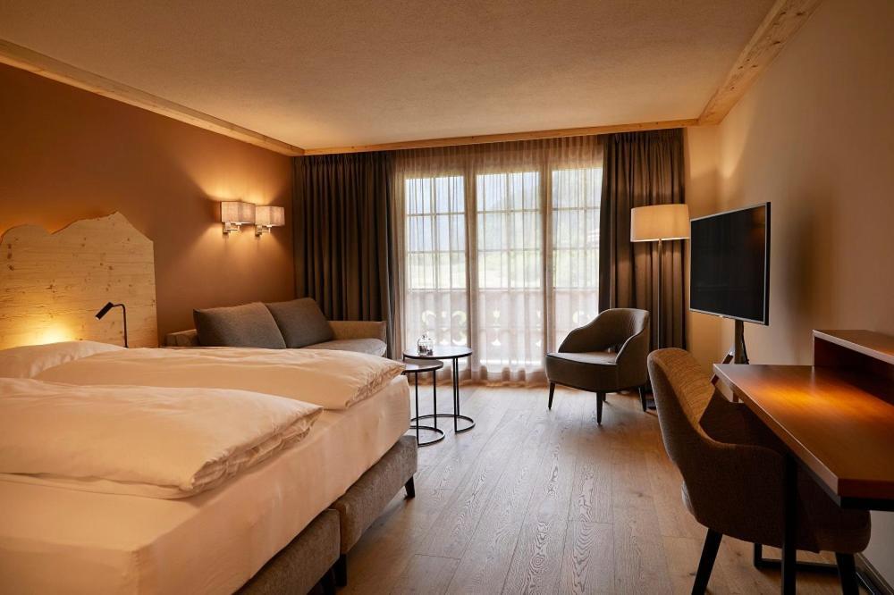 Hotel Alpenland Gstaad Exterior photo