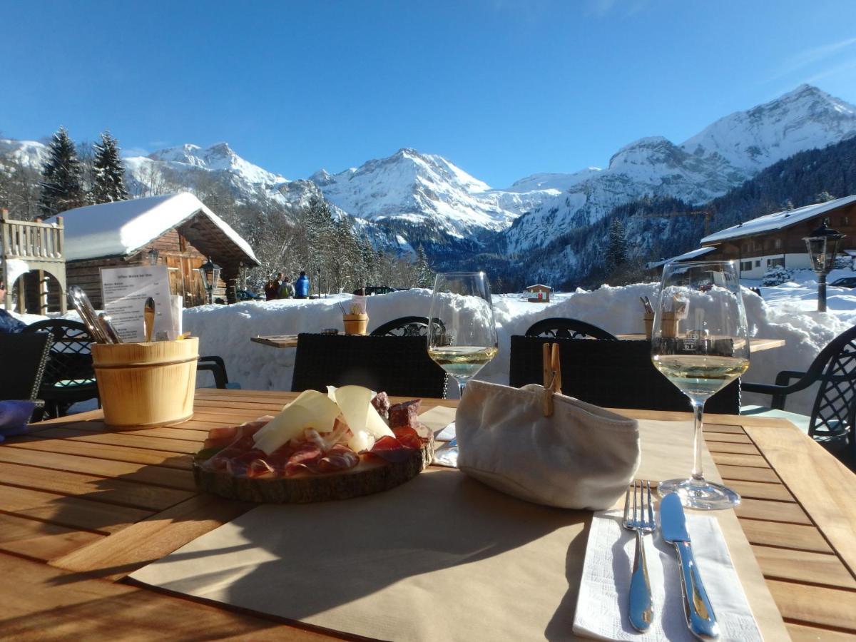 Hotel Alpenland Gstaad Exterior photo